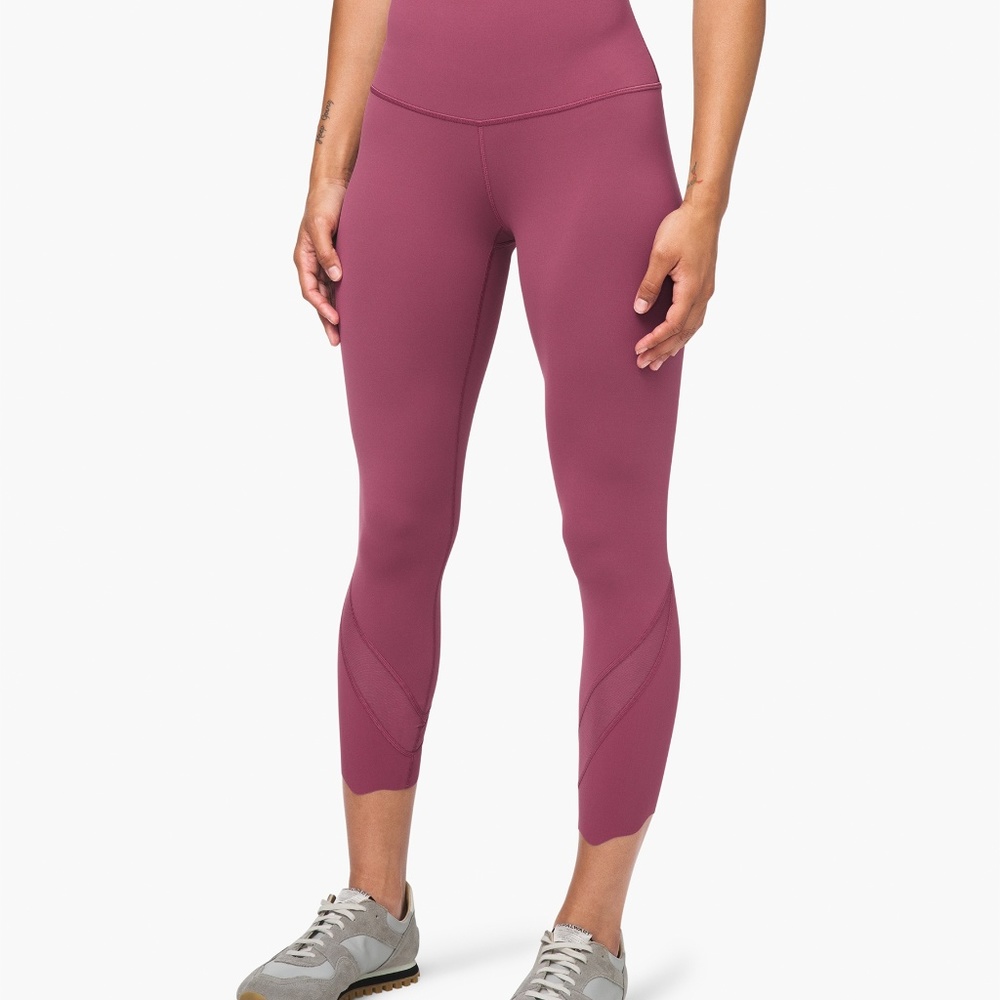 Lululemon ๐๐ฅฐ Wunder Under Crop II Scallop 24" - Picture 3 of 8